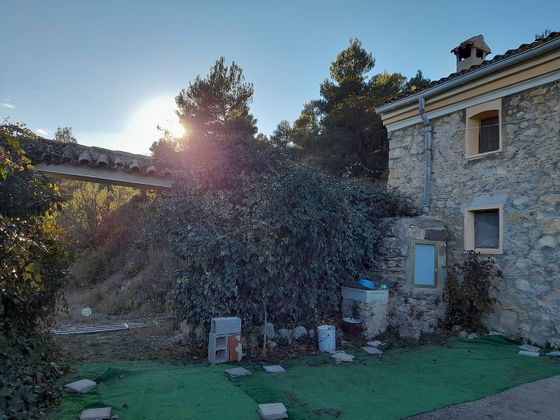 Foto 1 de Casa rural en venda a calle Pla de Madriguera de 5 habitacions amb jardí
