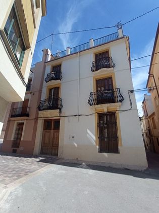 Foto 1 de Venta de casa en plaza Del Arbre de 6 habitaciones con terraza y balcón