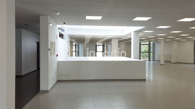 Foto 2 de Alquiler de oficina en Culleredo de 1725 m²