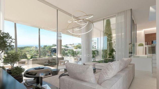 Foto 2 de Chalet en venta en vía Urbanización Estepona Golf de 4 habitaciones con terraza y piscina