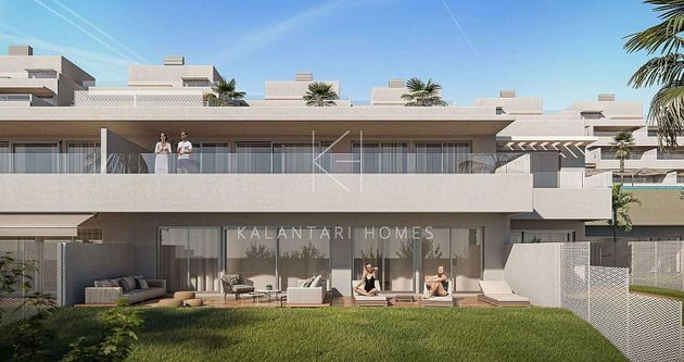 Foto 1 de Pis en venda a urbanización Sup H Estepona Málaga Españ de 3 habitacions amb terrassa i piscina