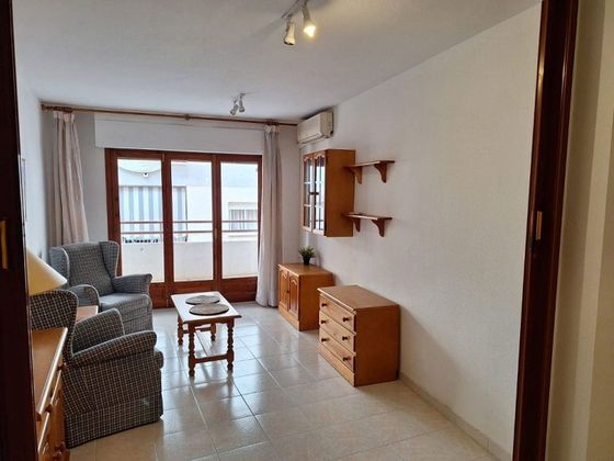 Foto 2 de Pis en venda a Centro - Torrevieja de 2 habitacions amb balcó i aire acondicionat
