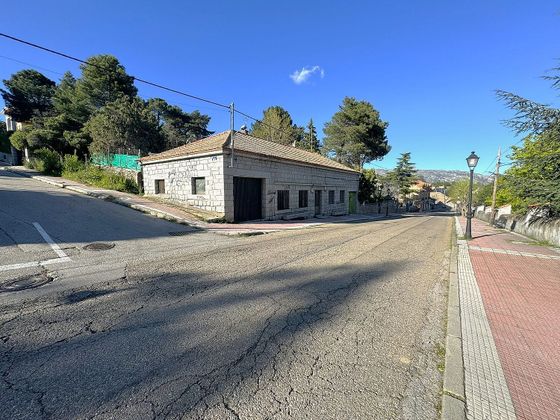 Foto 1 de Casa en venda a Becerril de la Sierra de 2 habitacions amb garatge i jardí