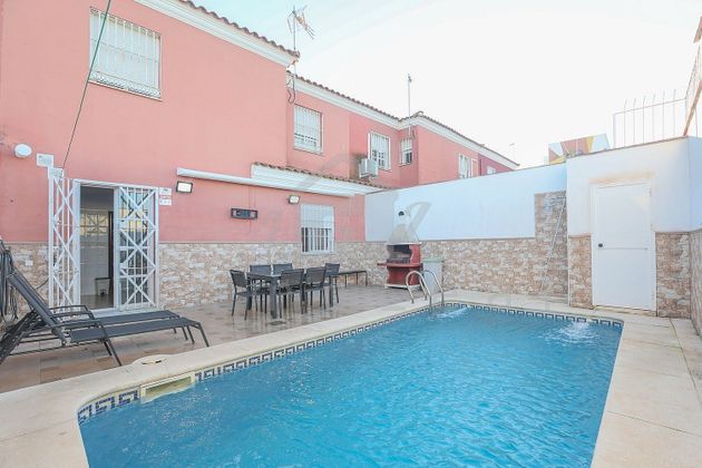 Foto 1 de Casa en venda a Rinconada (La) de 4 habitacions amb piscina i garatge