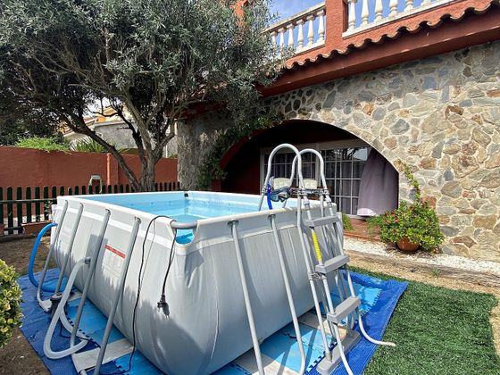 Foto 1 de Xalet en venda a calle Moreres de 5 habitacions amb terrassa i piscina