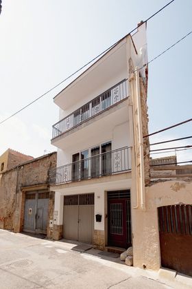 Foto 1 de Casa adosada en venta en calle Cavalleries de 4 habitaciones con terraza y garaje