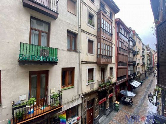Foto 1 de Piso en venta en Casco Viejo de 2 habitaciones con balcón