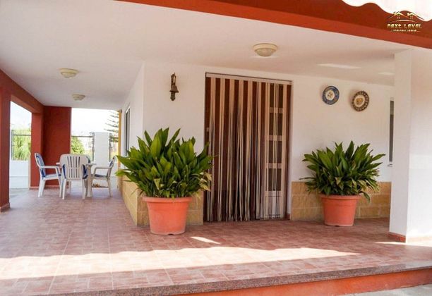 Foto 2 de Casa en venta en Oliva pueblo de 7 habitaciones con terraza y piscina