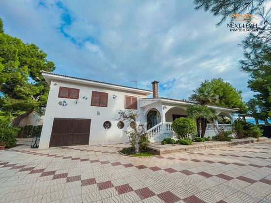 Foto 1 de Casa rural en venda a Los Girasoles de 4 habitacions amb terrassa i piscina