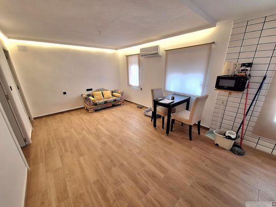 Foto 2 de Venta de piso en Hermanos Falcó - Sepulcro Bolera de 1 habitación con aire acondicionado y calefacción