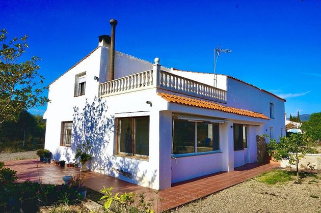 Foto 1 de Xalet en venda a Montbrió del Camp de 3 habitacions amb terrassa i piscina
