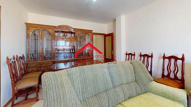 Foto 2 de Pis en venda a Villafranca de los Barros de 4 habitacions amb garatge i balcó