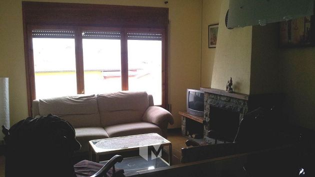 Foto 2 de Piso en venta en Manlleu de 3 habitaciones con balcón y calefacción