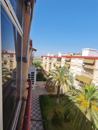 Foto 2 de Pis en venda a Peñamefecit - Avda Barcelona de 3 habitacions amb terrassa i garatge