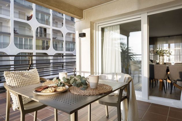 Foto 1 de Pis en venda a calle Salins Líneaedifici Bahia I de 2 habitacions amb terrassa i aire acondicionat