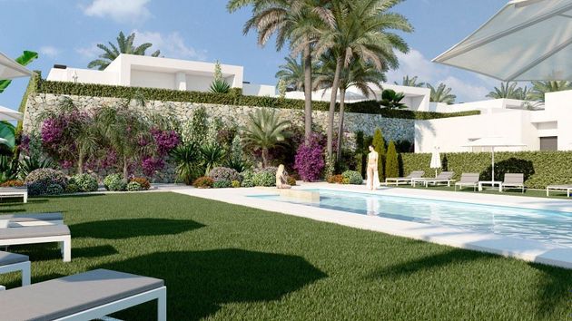 Foto 1 de Chalet en venta en Algorfa de 2 habitaciones con terraza y piscina