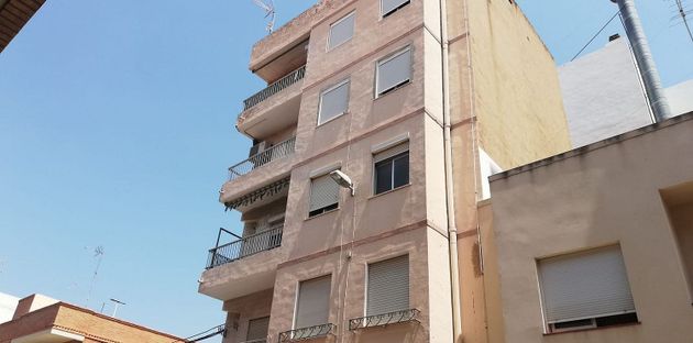 Foto 1 de Venta de piso en calle Rey Alfonso XII de 3 habitaciones con balcón