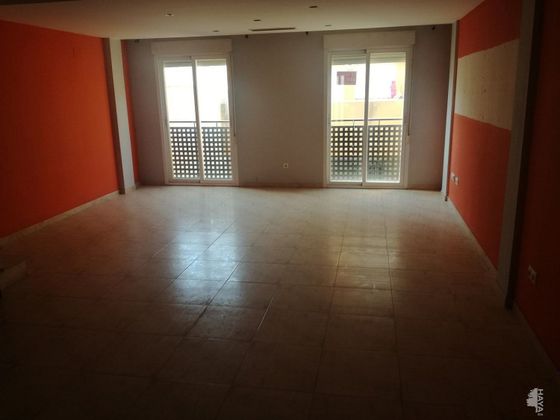 Foto 2 de Venta de piso en calle Salvador Dali de 3 habitaciones con terraza y garaje