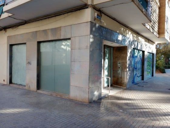 Foto 1 de Local en venda a avenida De Pius XII de 206 m²
