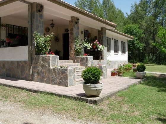 Foto 2 de Chalet en venta en Iruela (La) de 3 habitaciones con terraza y piscina