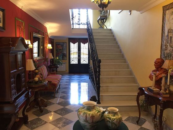 Foto 1 de Casa adossada en venda a Linares de 5 habitacions amb terrassa i piscina