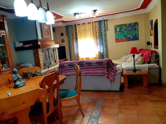 Foto 2 de Casa adosada en venta en Villacarrillo de 4 habitaciones con garaje y aire acondicionado