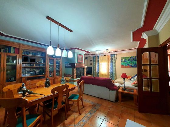 Foto 1 de Casa adossada en venda a Villacarrillo de 4 habitacions amb garatge i aire acondicionat