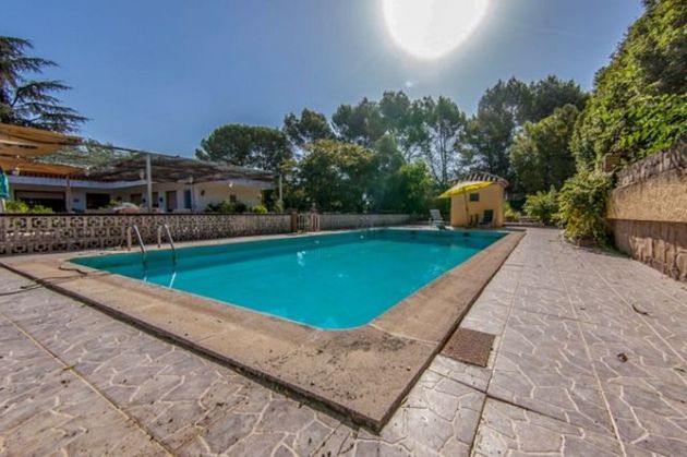 Foto 1 de Venta de chalet en Baeza de 7 habitaciones con piscina y jardín