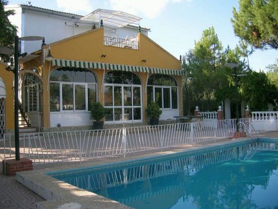 Foto 1 de Xalet en venda a Úbeda de 7 habitacions amb terrassa i piscina