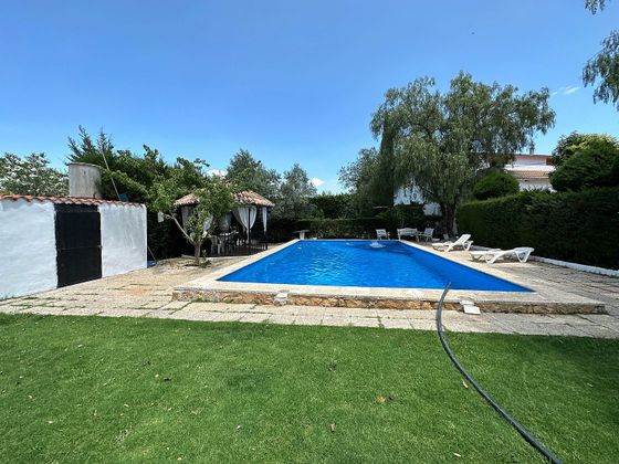 Foto 1 de Venta de chalet en Baeza de 5 habitaciones con terraza y piscina