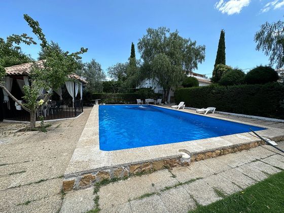 Foto 2 de Xalet en venda a Baeza de 5 habitacions amb terrassa i piscina