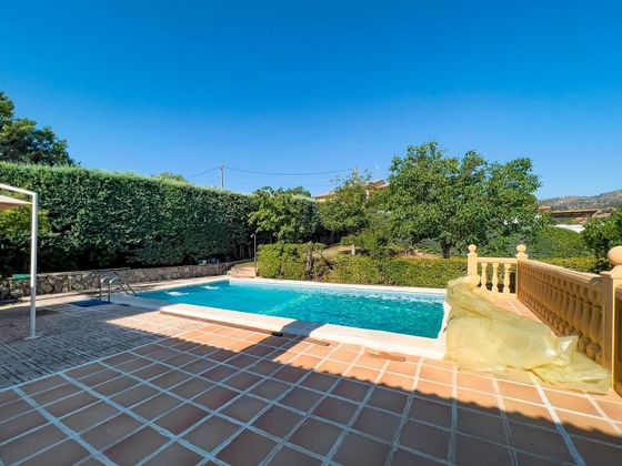 Foto 1 de Xalet en venda a Santa Cruz de Pinares de 3 habitacions amb terrassa i piscina