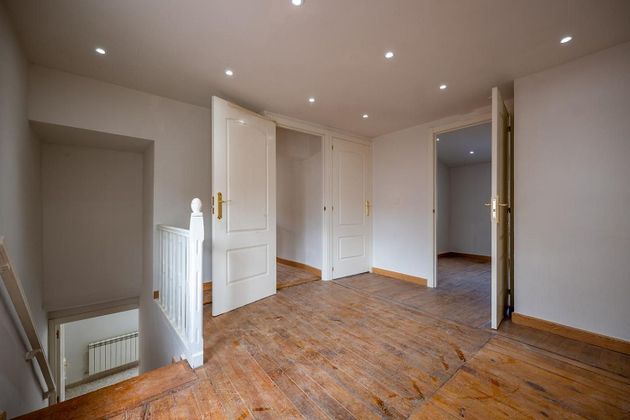 Foto 1 de Casa en venda a Velayos de 5 habitacions amb garatge