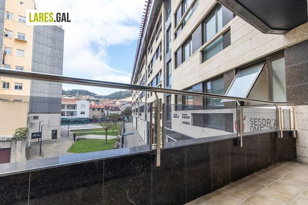 Foto 1 de Venta de oficina en Cangas con terraza y garaje