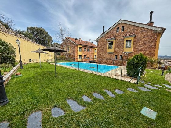 Foto 1 de Dúplex en alquiler en La Pizarra de 3 habitaciones con piscina y garaje