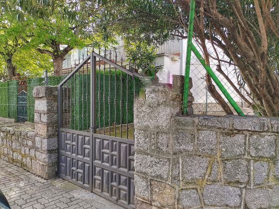 Foto 2 de Casa adosada en venta en Hoyo de Pinares (El) de 4 habitaciones con piscina y jardín