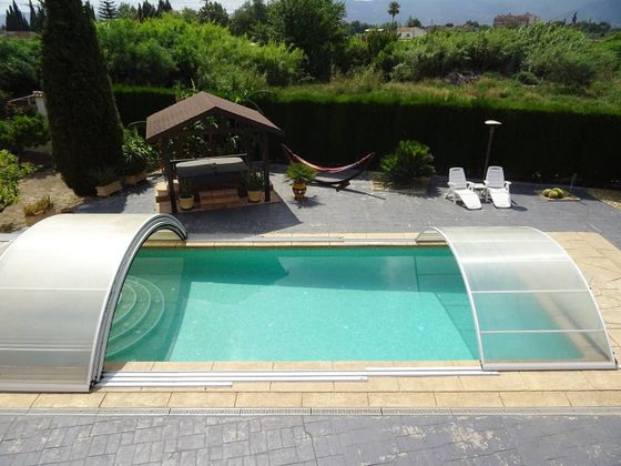 Foto 2 de Venta de chalet en La Arboleja de 6 habitaciones con terraza y piscina