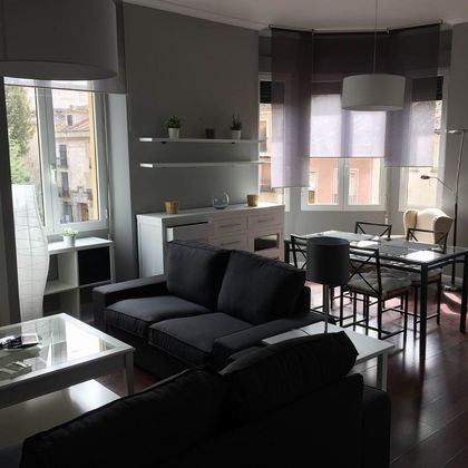 Foto 2 de Piso en alquiler en Centro - Segovia de 2 habitaciones con muebles y calefacción