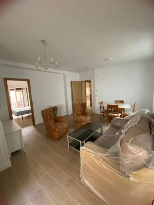 Foto 2 de Piso en alquiler en Centro - Segovia de 3 habitaciones con muebles y calefacción