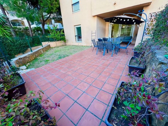 Foto 2 de Piso en alquiler en avenida De Las Nereidas de 2 habitaciones con terraza y piscina