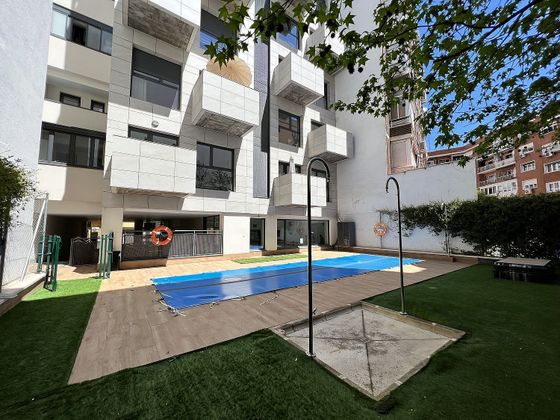 Foto 1 de Pis en lloguer a plaza Valparaíso de 3 habitacions amb terrassa i piscina