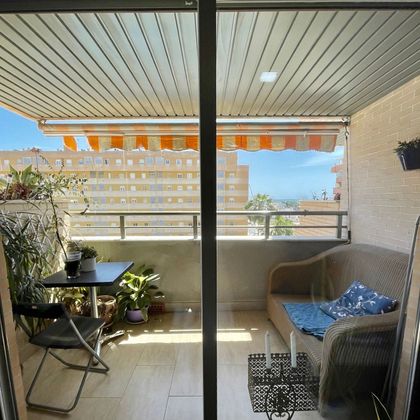 Foto 2 de Venta de piso en Martín Carpena - Torre del Río de 2 habitaciones con terraza y piscina