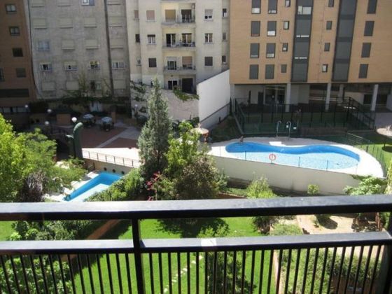 Foto 2 de Piso en alquiler en Nuevos Ministerios - Ríos Rosas de 2 habitaciones con terraza y garaje