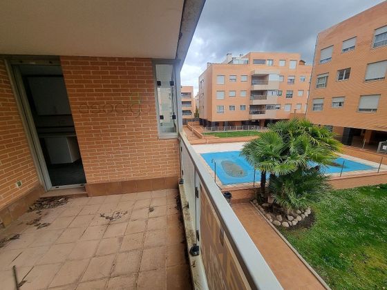 Foto 1 de Piso en venta en Yebes - Valdeluz de 2 habitaciones con terraza y piscina