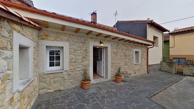 Foto 1 de Casa adossada en venda a calle Santo Medero de 1 habitació i 65 m²
