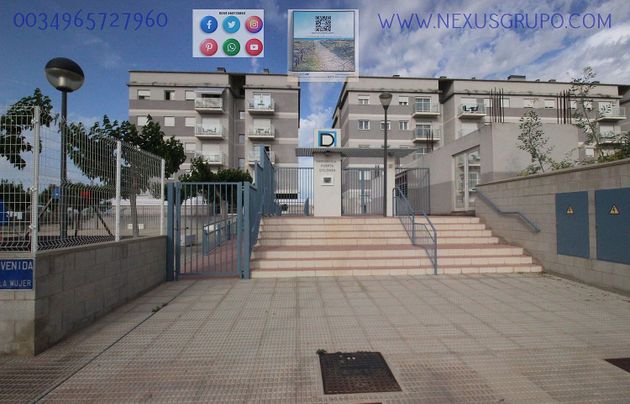 Foto 1 de Venta de piso en avenida De la Mujer de 3 habitaciones con terraza y piscina