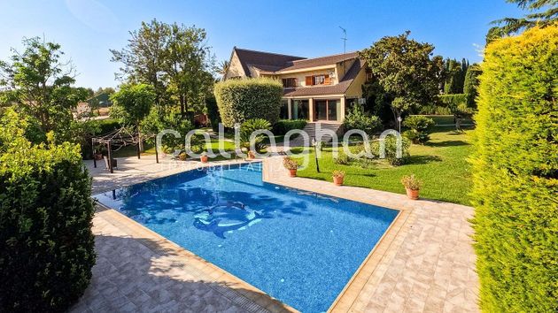 Foto 1 de Xalet en venda a Nueva Santa Barbara - Cruz de Gracia de 6 habitacions amb terrassa i piscina