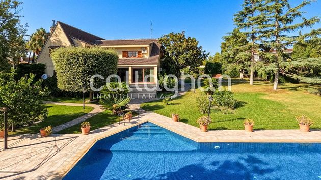 Foto 2 de Xalet en venda a Nueva Santa Barbara - Cruz de Gracia de 6 habitacions amb terrassa i piscina