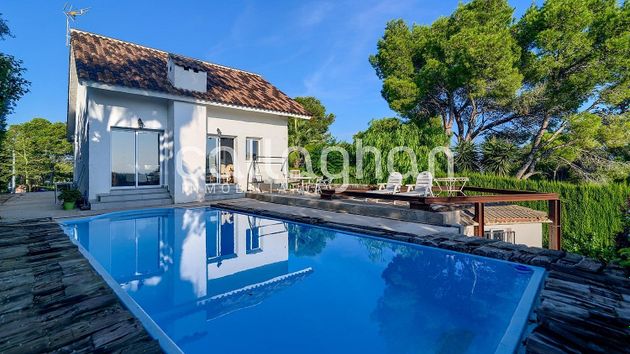 Foto 1 de Chalet en venta en Picassent de 3 habitaciones con terraza y piscina
