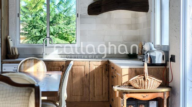 Foto 2 de Chalet en venta en Picassent de 3 habitaciones con terraza y piscina